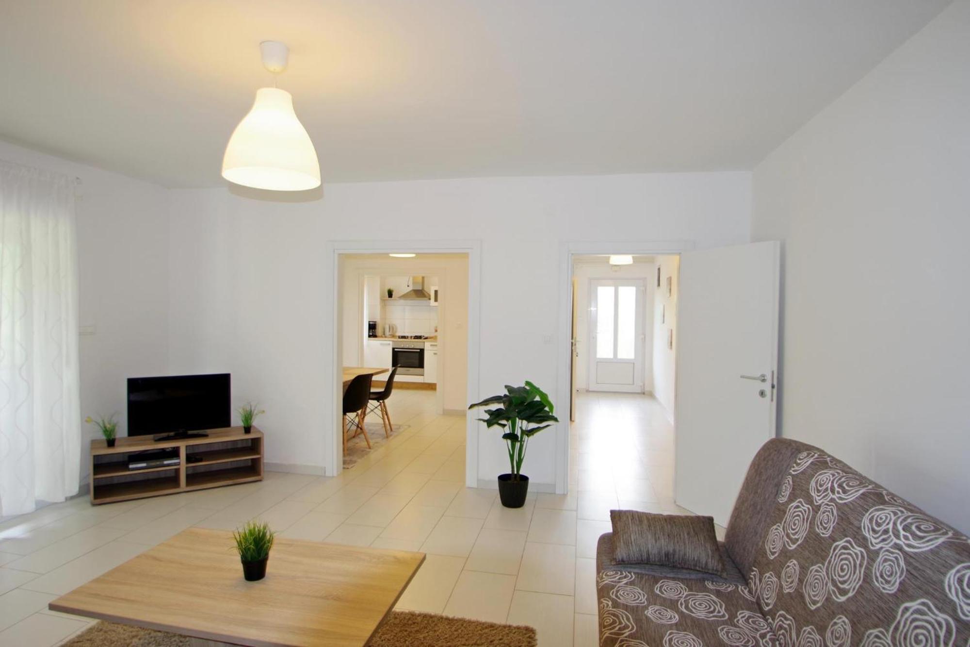 Apartments Nikolina Rakalj Buitenkant foto